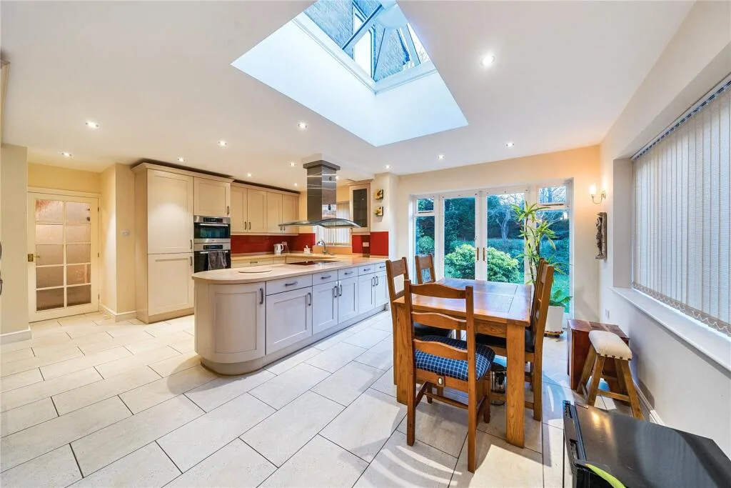 4 bedroom detached house for rent
