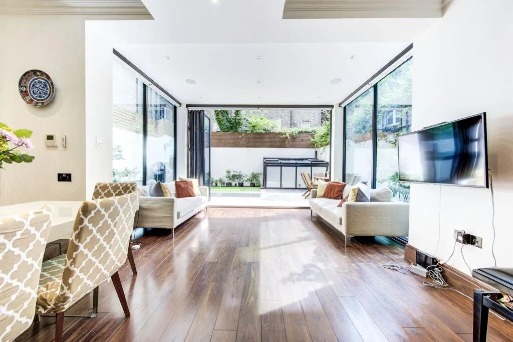 3 bedroom flat for rent