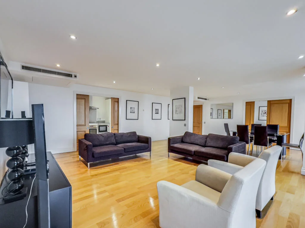 3 bedroom flat for rent
