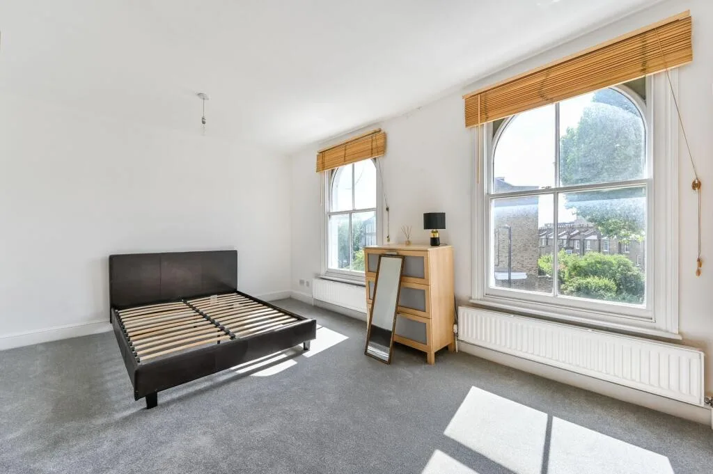 3 bedroom maisonette for rent