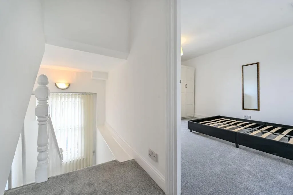 3 bedroom maisonette for rent