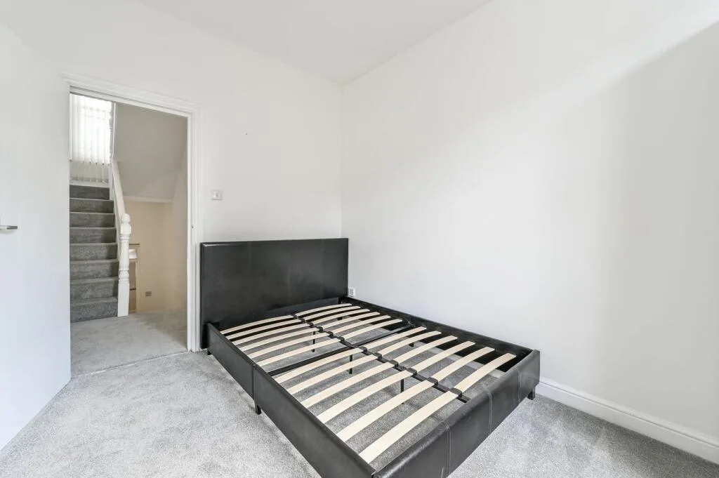 3 bedroom maisonette for rent