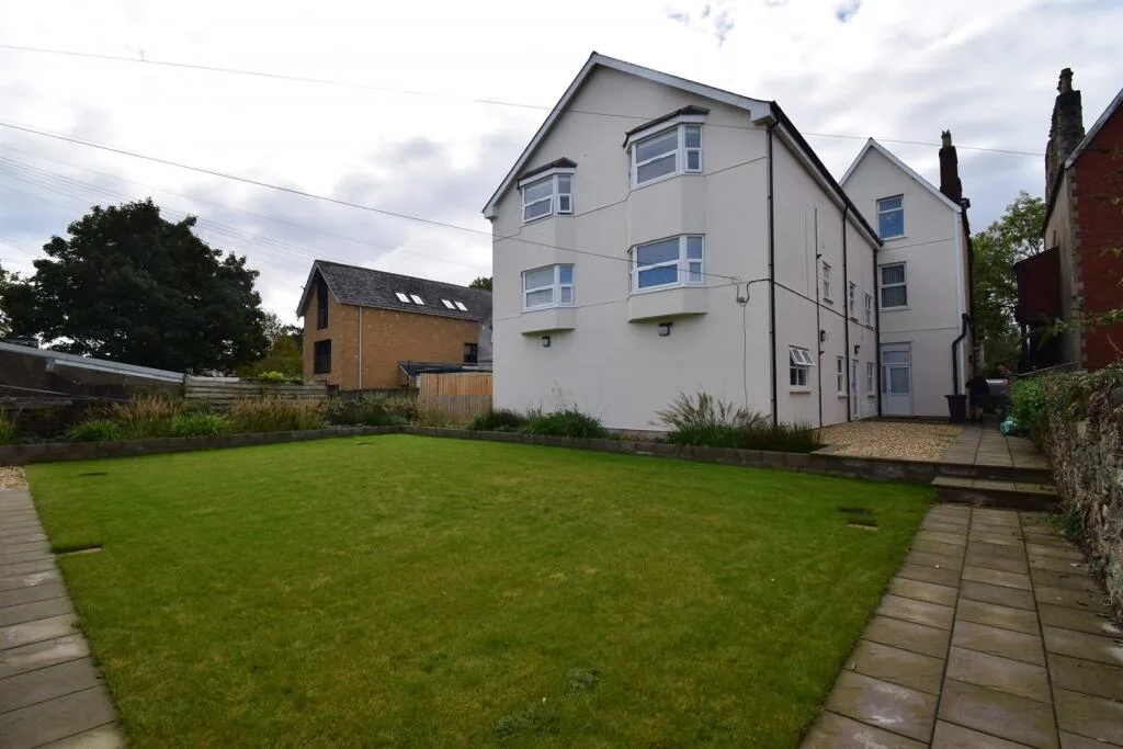 1 bedroom house for rent