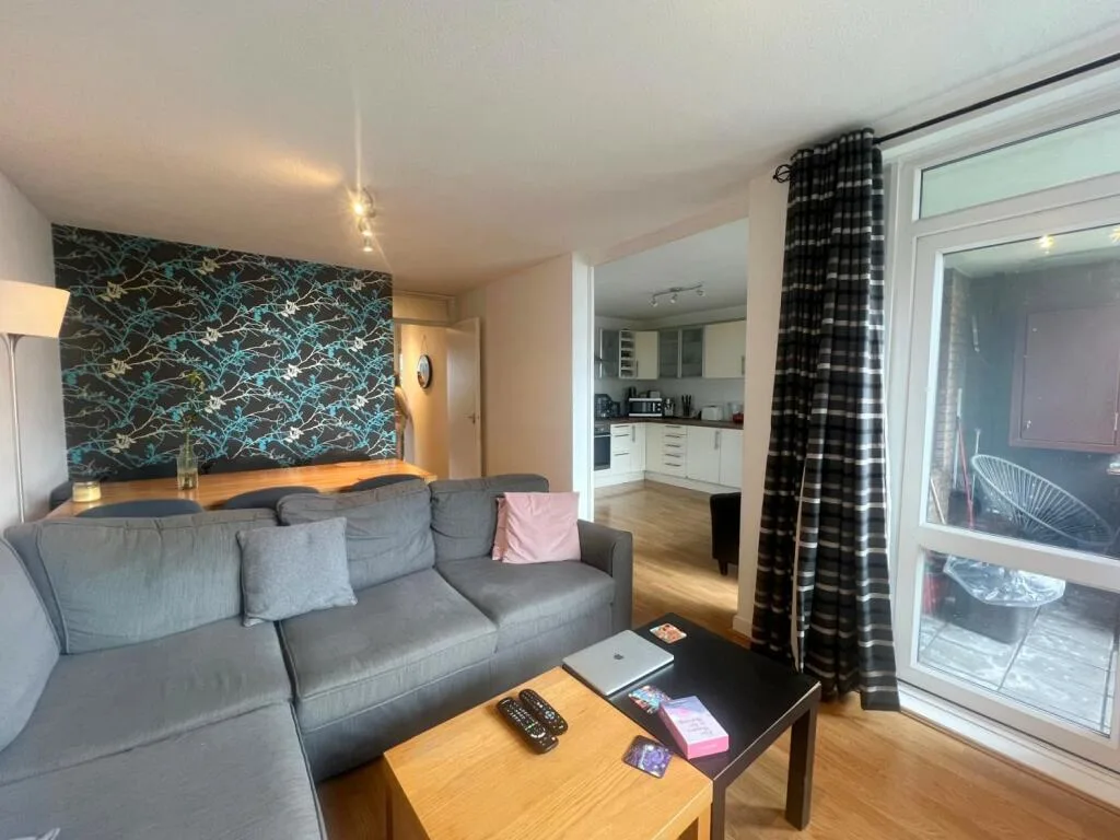 2 bedroom flat for rent