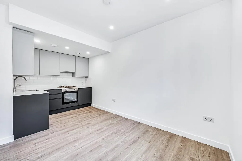 1 bedroom maisonette for rent