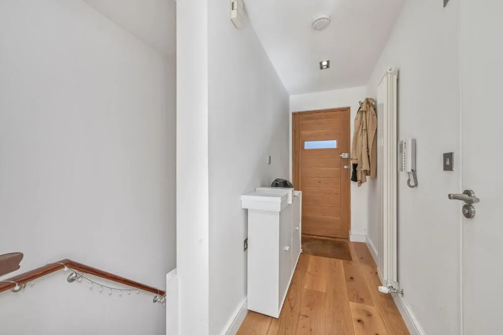 2 bedroom maisonette for rent