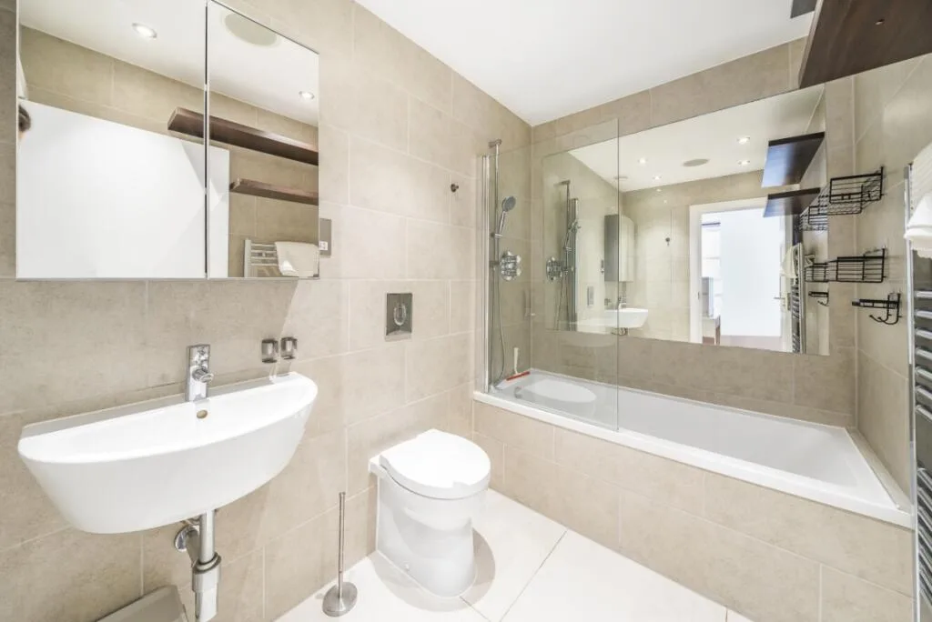 2 bedroom maisonette for rent