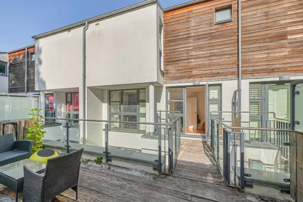2 bedroom maisonette for rent