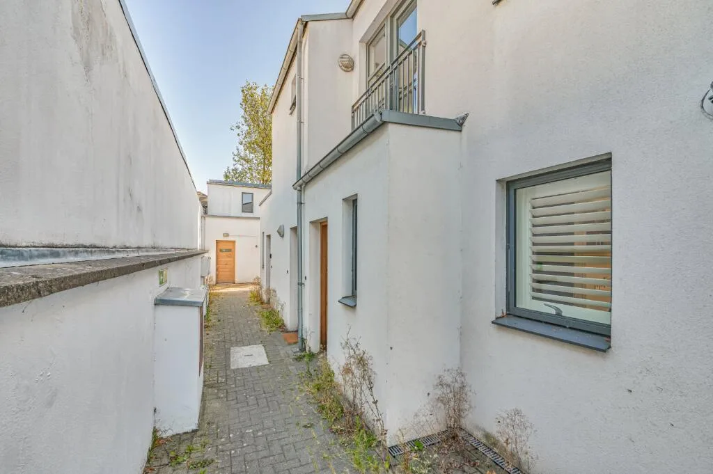 2 bedroom maisonette for rent