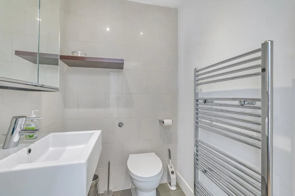 2 bedroom maisonette for rent