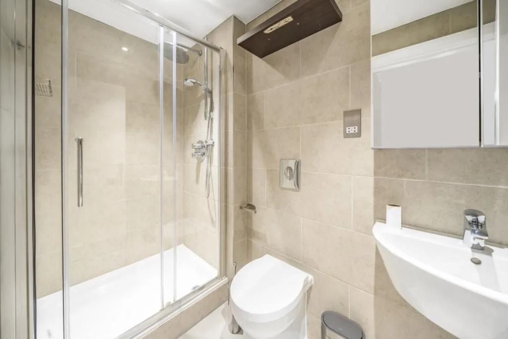 2 bedroom maisonette for rent