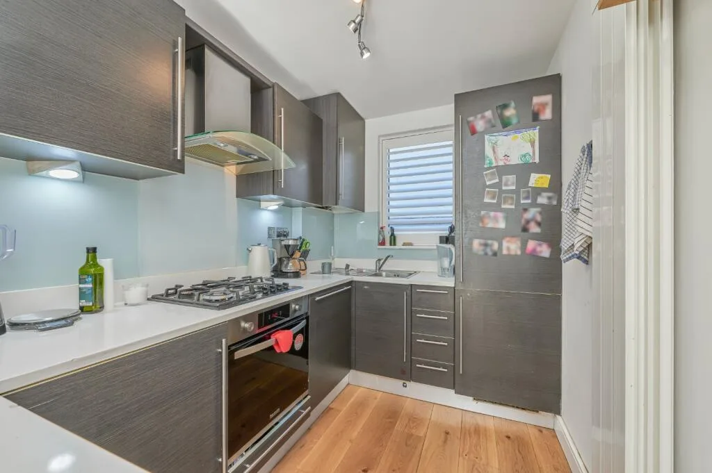 2 bedroom maisonette for rent