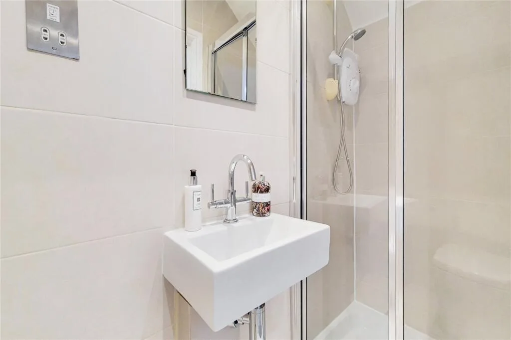 3 bedroom maisonette for rent
