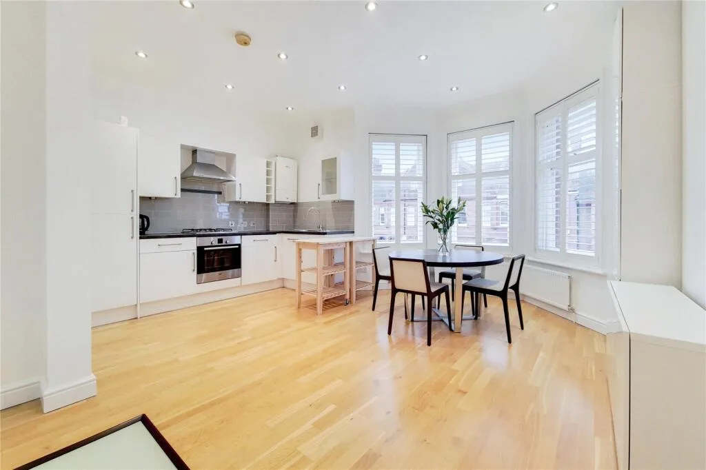 3 bedroom maisonette for rent