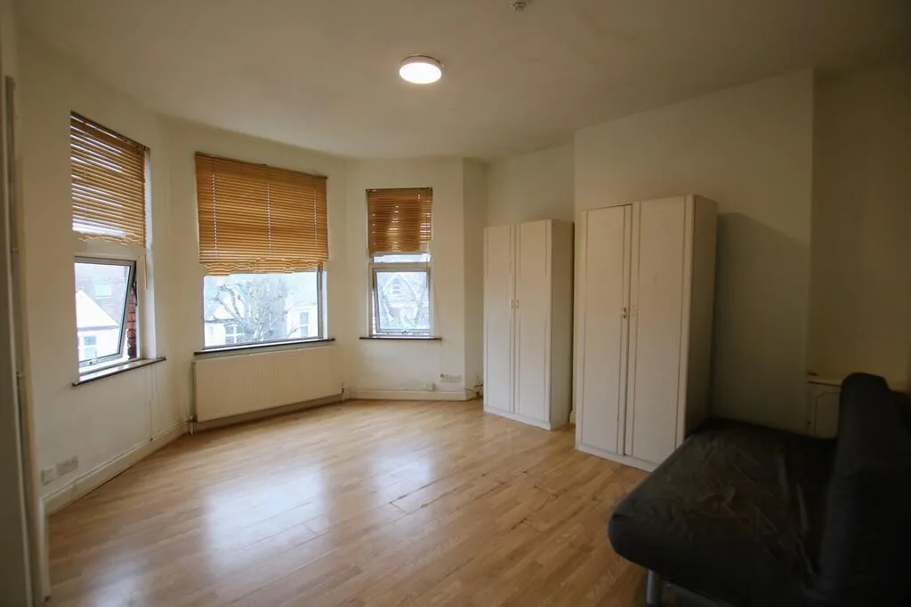 Semi-detached house for rent