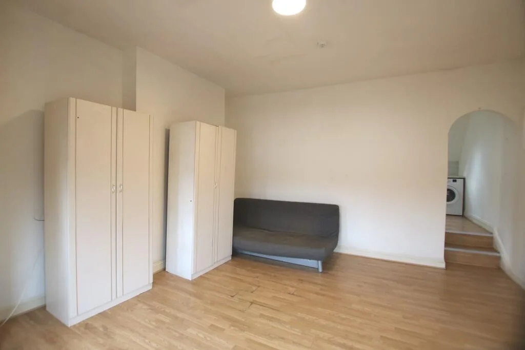 Semi-detached house for rent