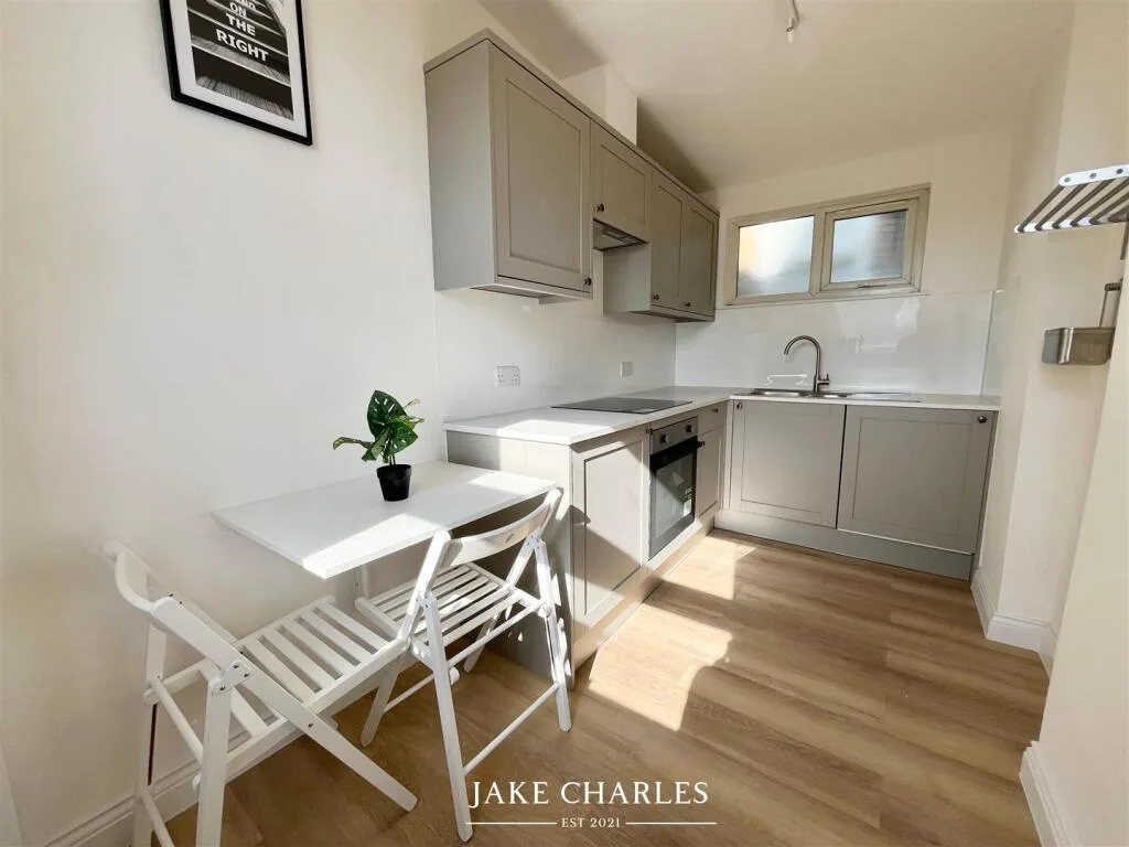 Studio flat for rent