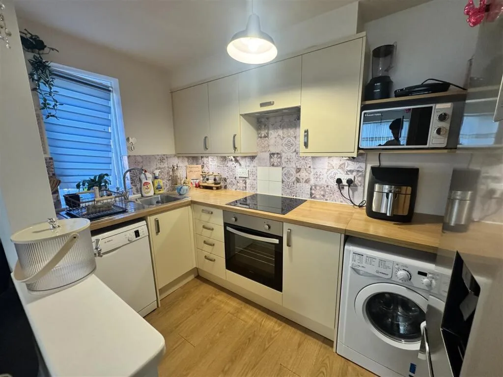 2 bedroom house for rent