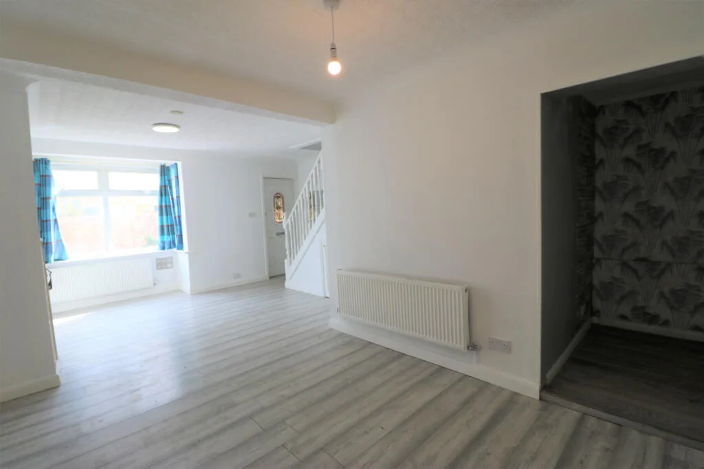 3 bedroom semi-detached house for rent