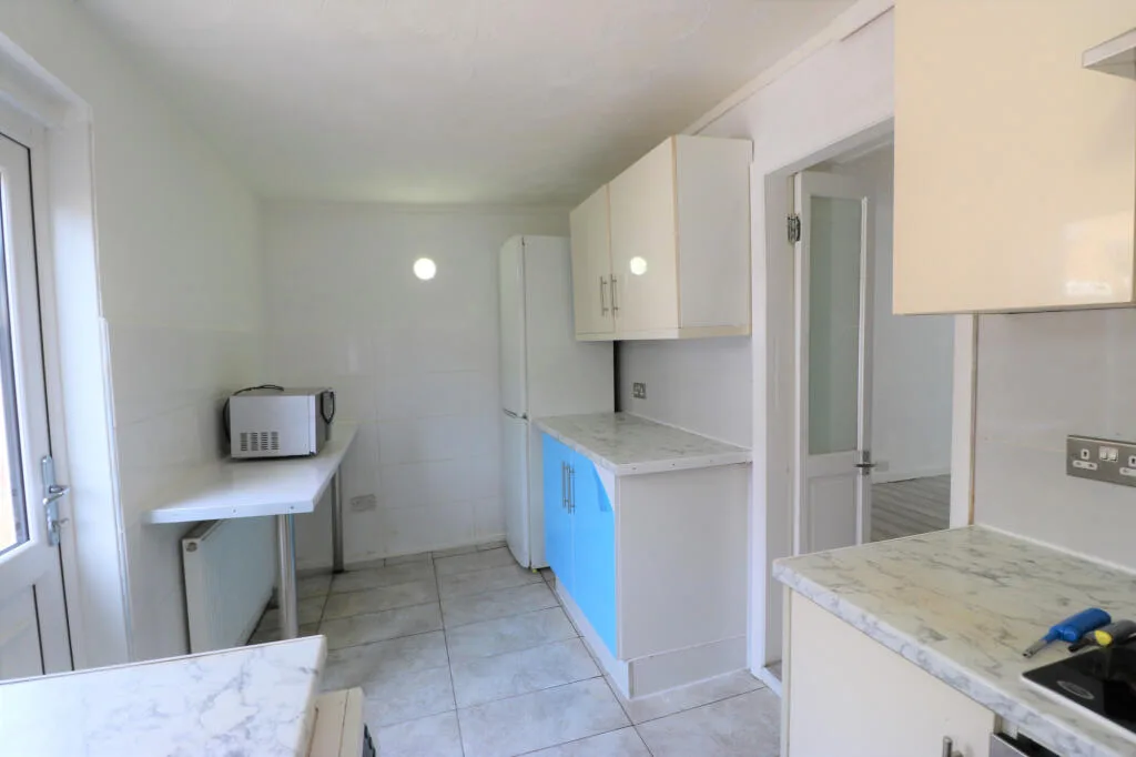 3 bedroom semi-detached house for rent