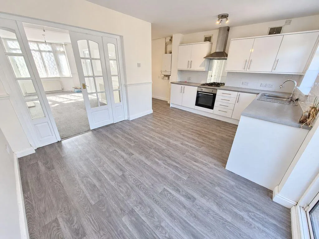 2 bedroom semi-detached house for rent