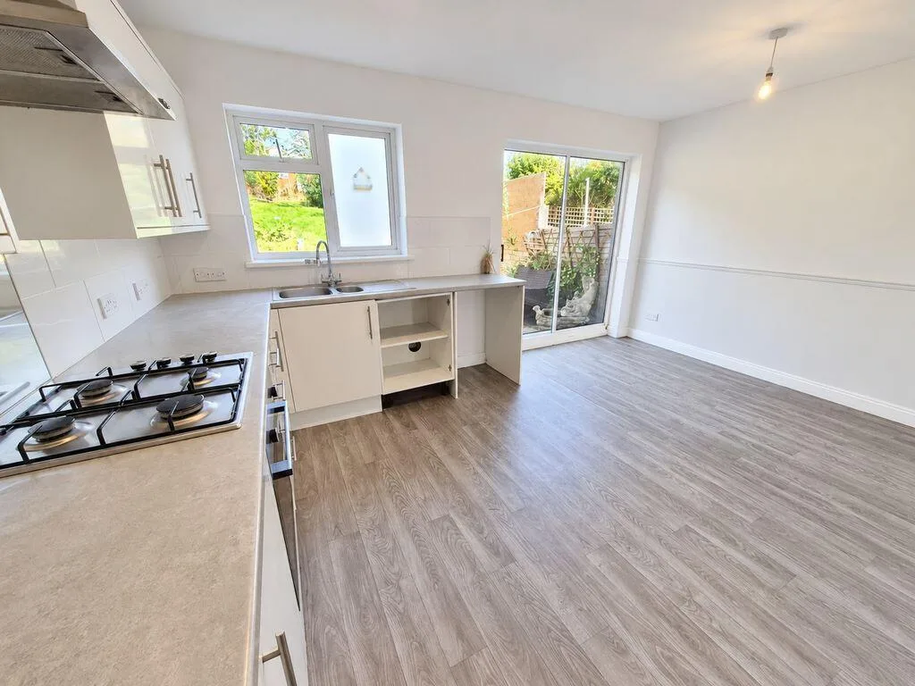 2 bedroom semi-detached house for rent