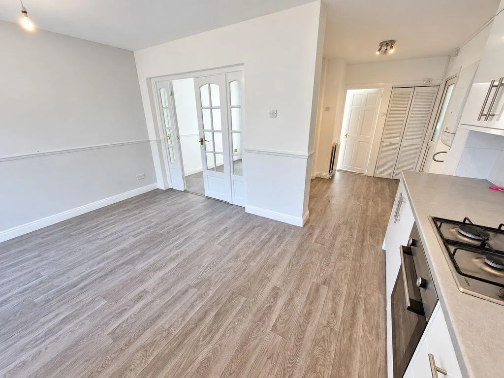 2 bedroom semi-detached house for rent