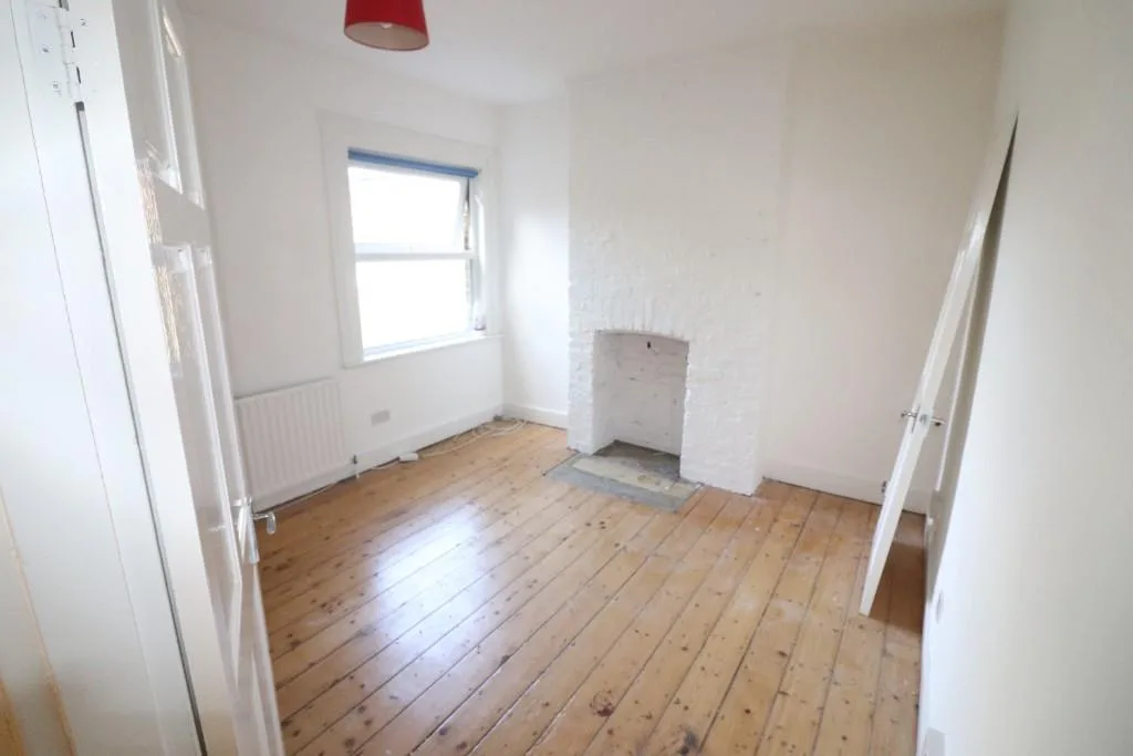 2 bedroom maisonette for rent