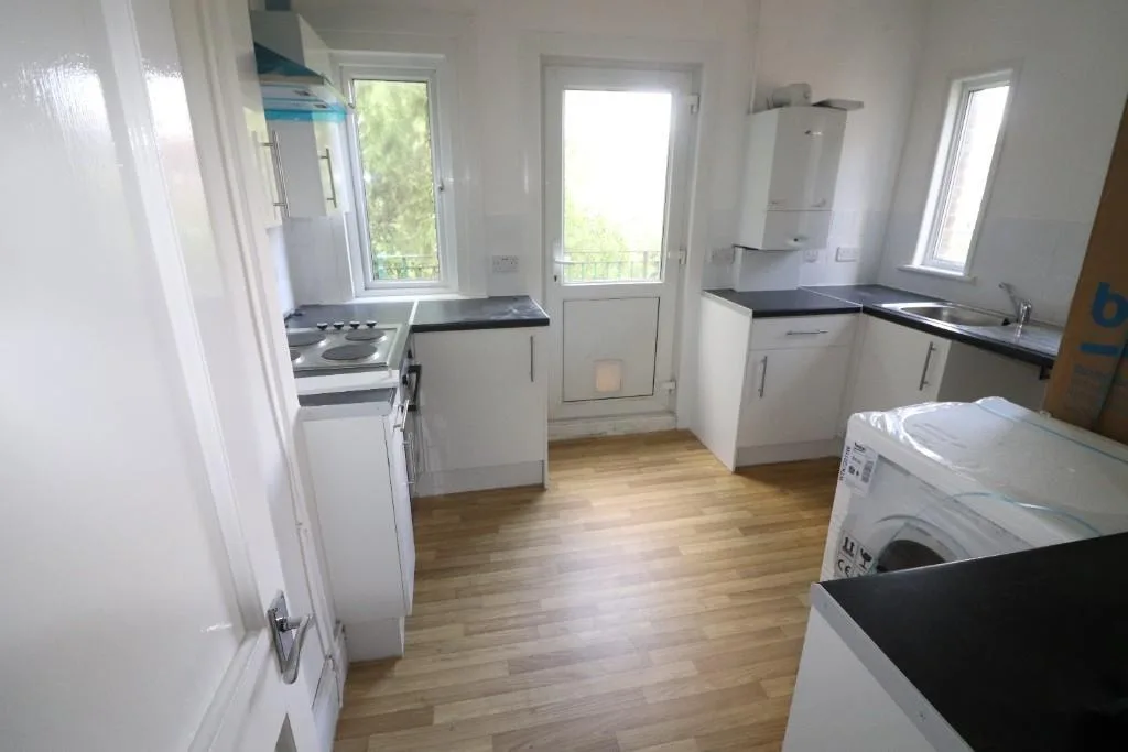 2 bedroom maisonette for rent