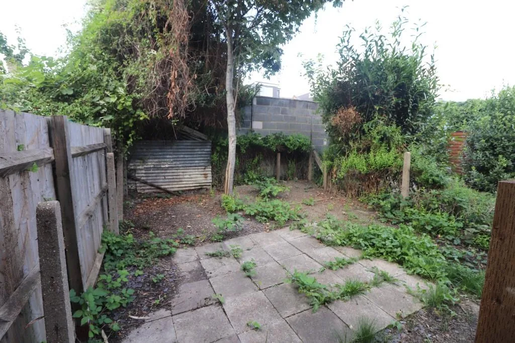 2 bedroom maisonette for rent