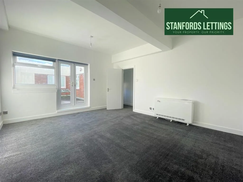 2 bedroom maisonette for rent