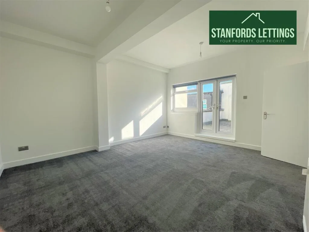 2 bedroom maisonette for rent