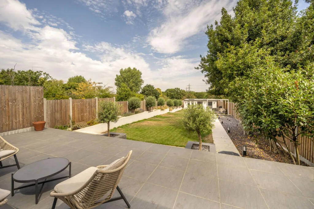 4 bedroom semi-detached house for rent