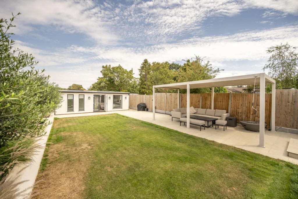 4 bedroom semi-detached house for rent