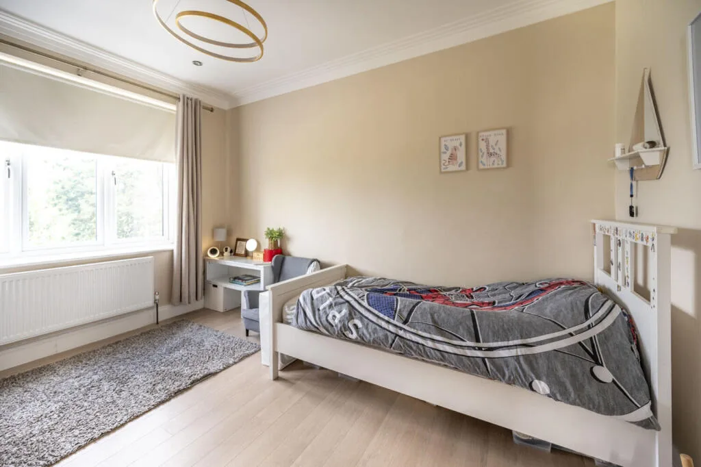 4 bedroom semi-detached house for rent