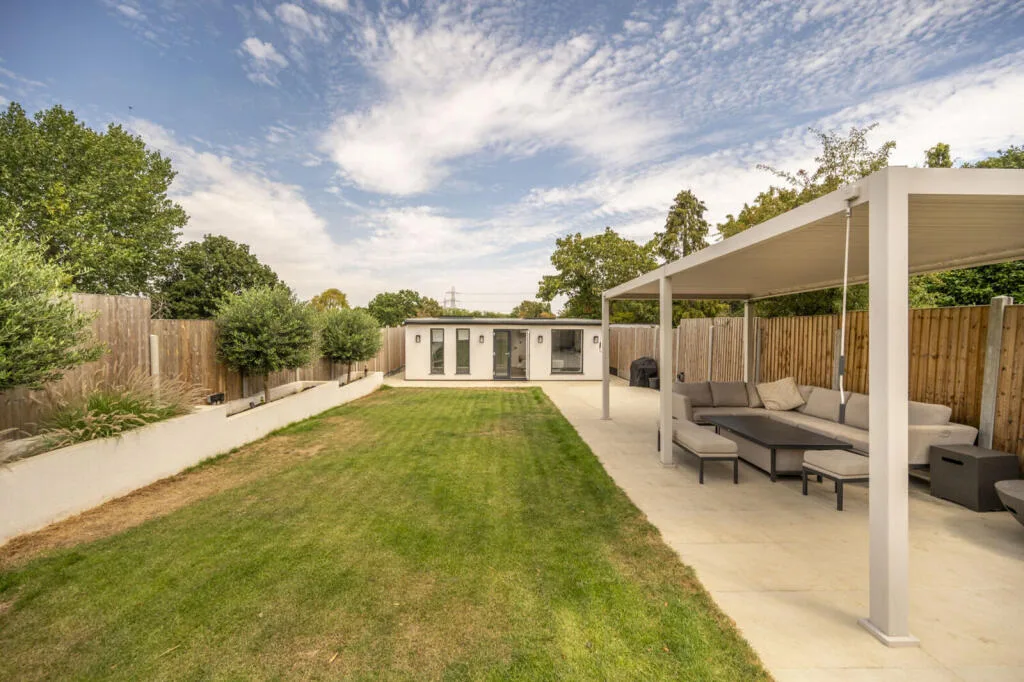 4 bedroom semi-detached house for rent