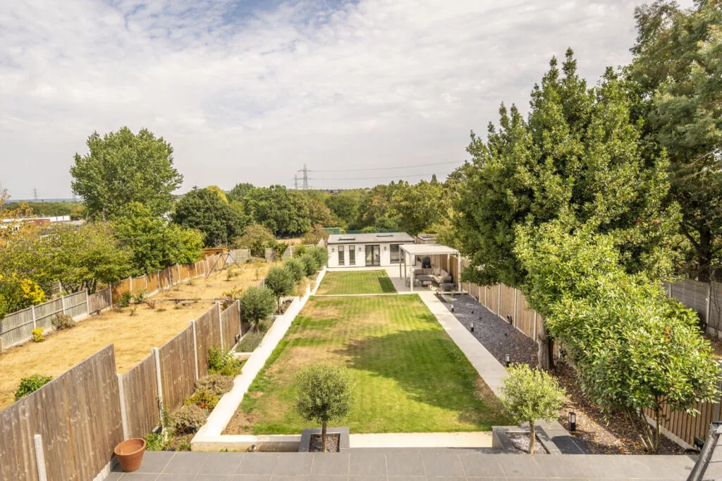 4 bedroom semi-detached house for rent