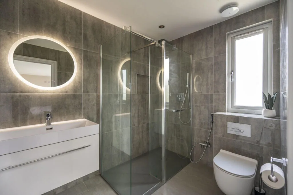 4 bedroom semi-detached house for rent