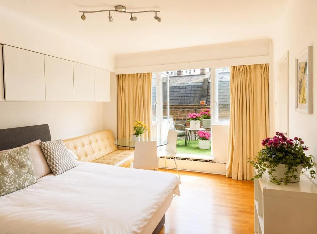 Studio flat for rent