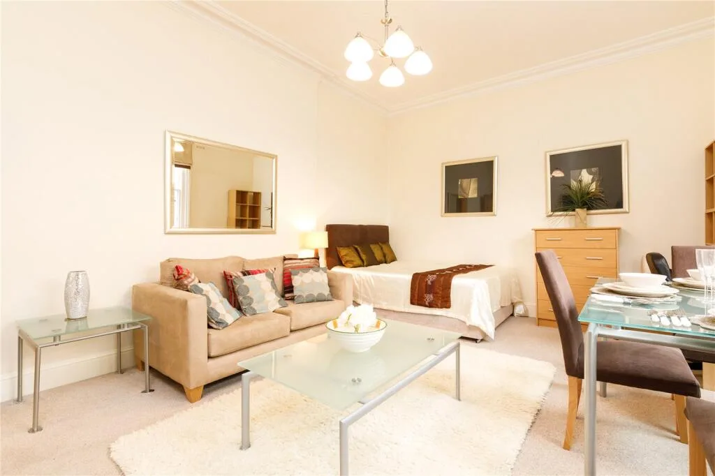 Studio flat for rent