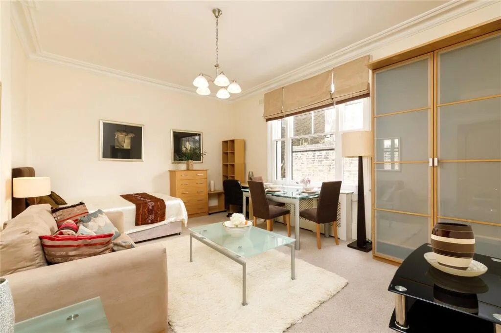 Studio flat for rent
