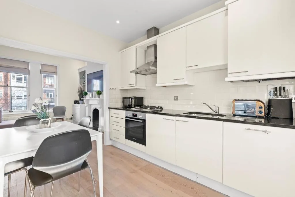3 bedroom maisonette for rent