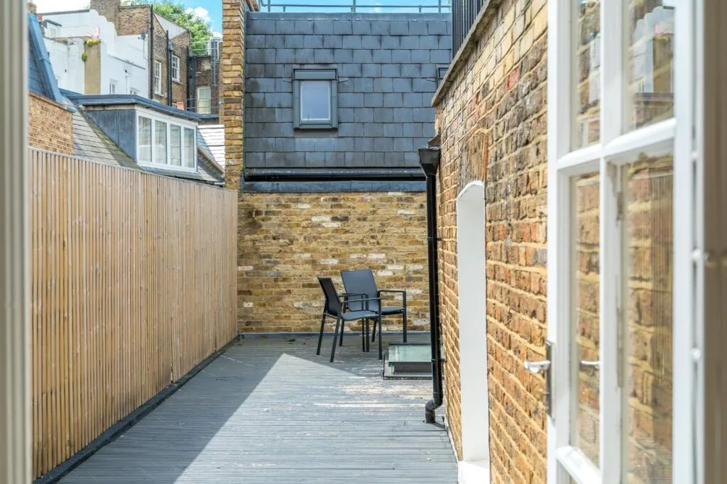 3 bedroom maisonette for rent