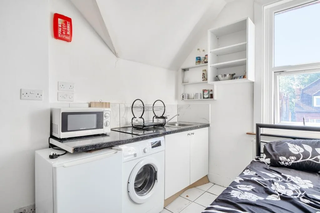Studio flat for rent