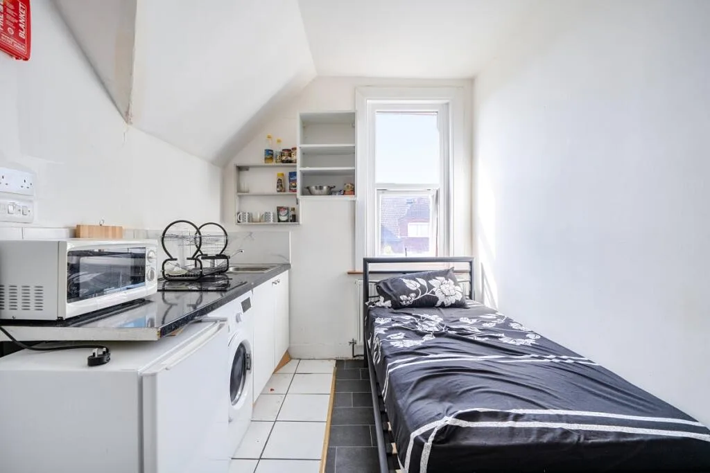 Studio flat for rent