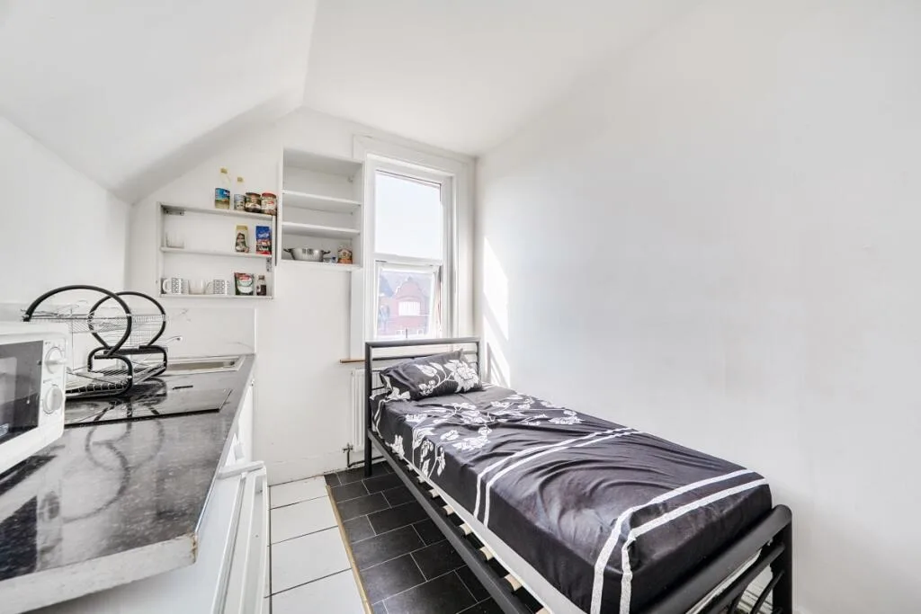 Studio flat for rent