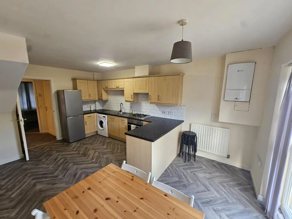 4 bedroom terraced house for rent