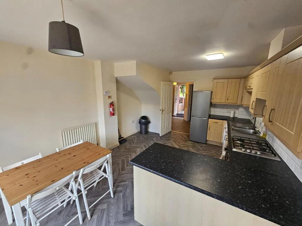 4 bedroom terraced house for rent