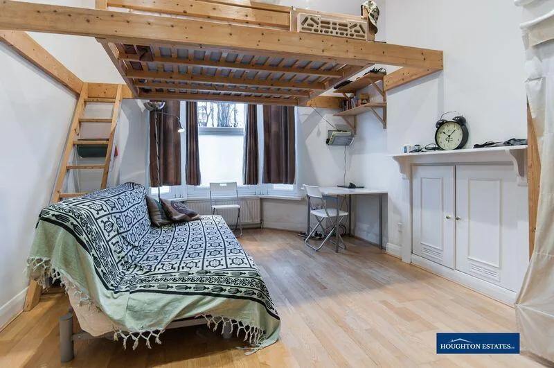 Studio flat for rent