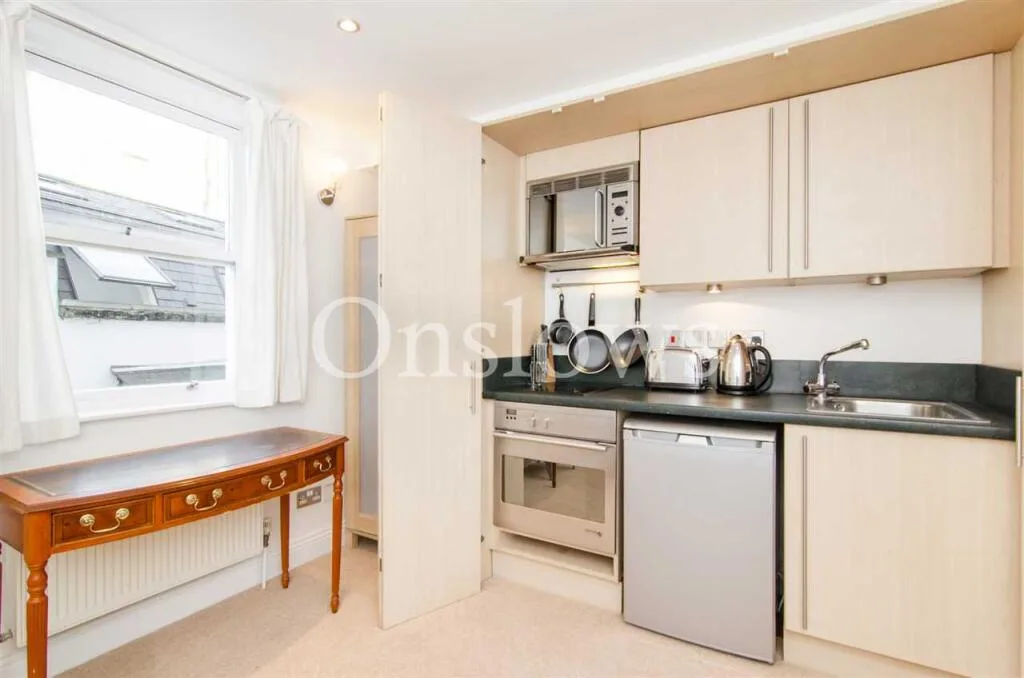 Studio flat for rent